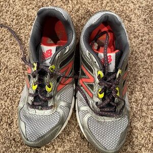 Women’s New Balance 670v1 running sneakers.